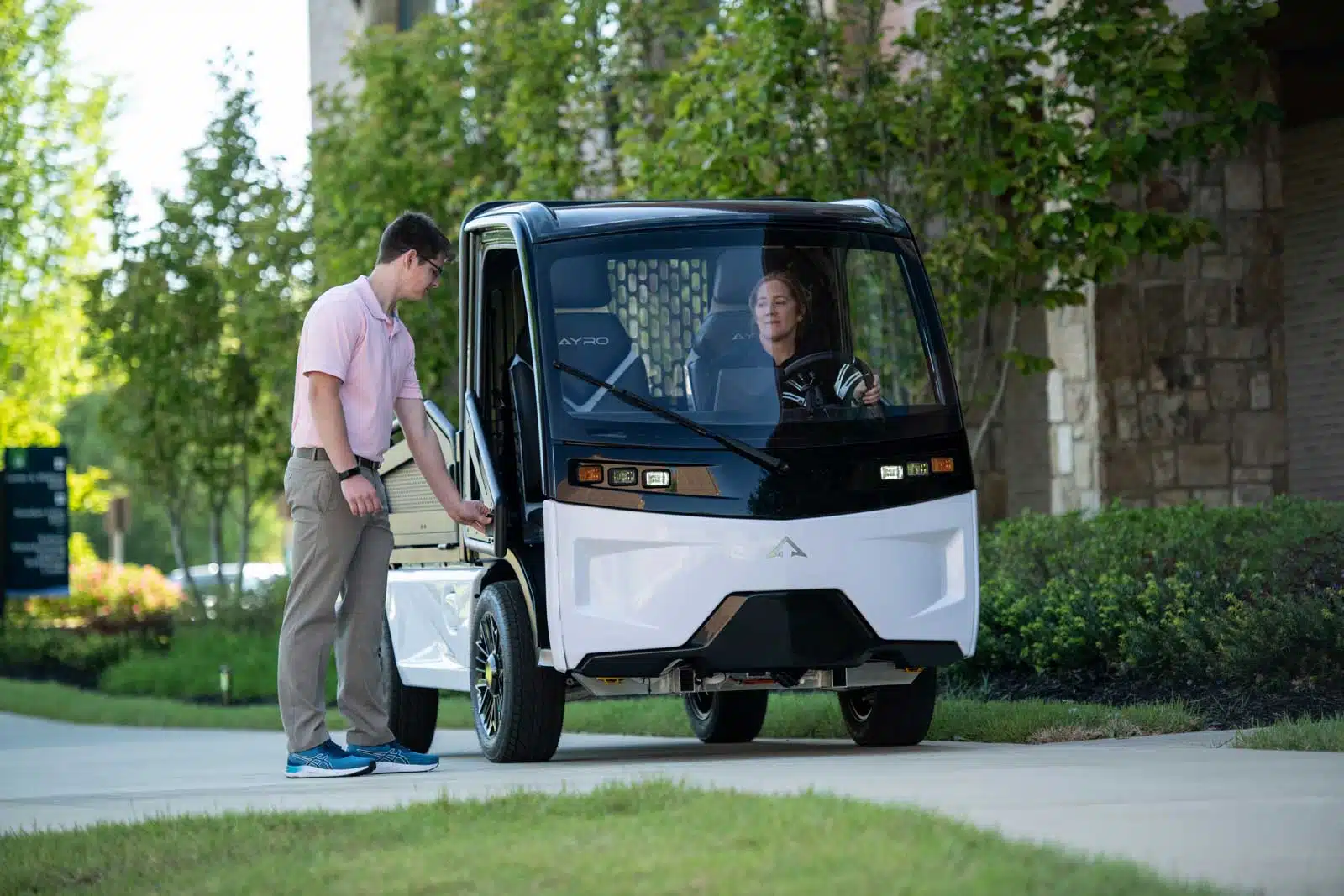 low-speed-campus-vehicle